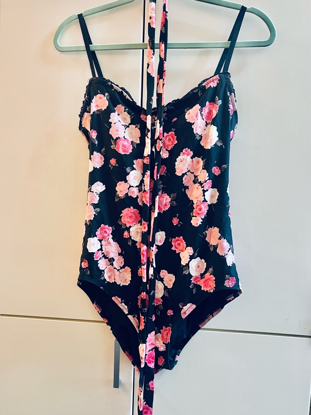 black floral Juicy Couture one-piece swimsuit Lace Trim With Belt Sz